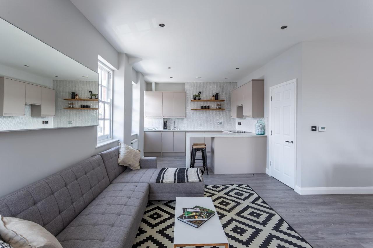 2 Bedroom Apartments With Sofa Bed In Southend 外观 照片