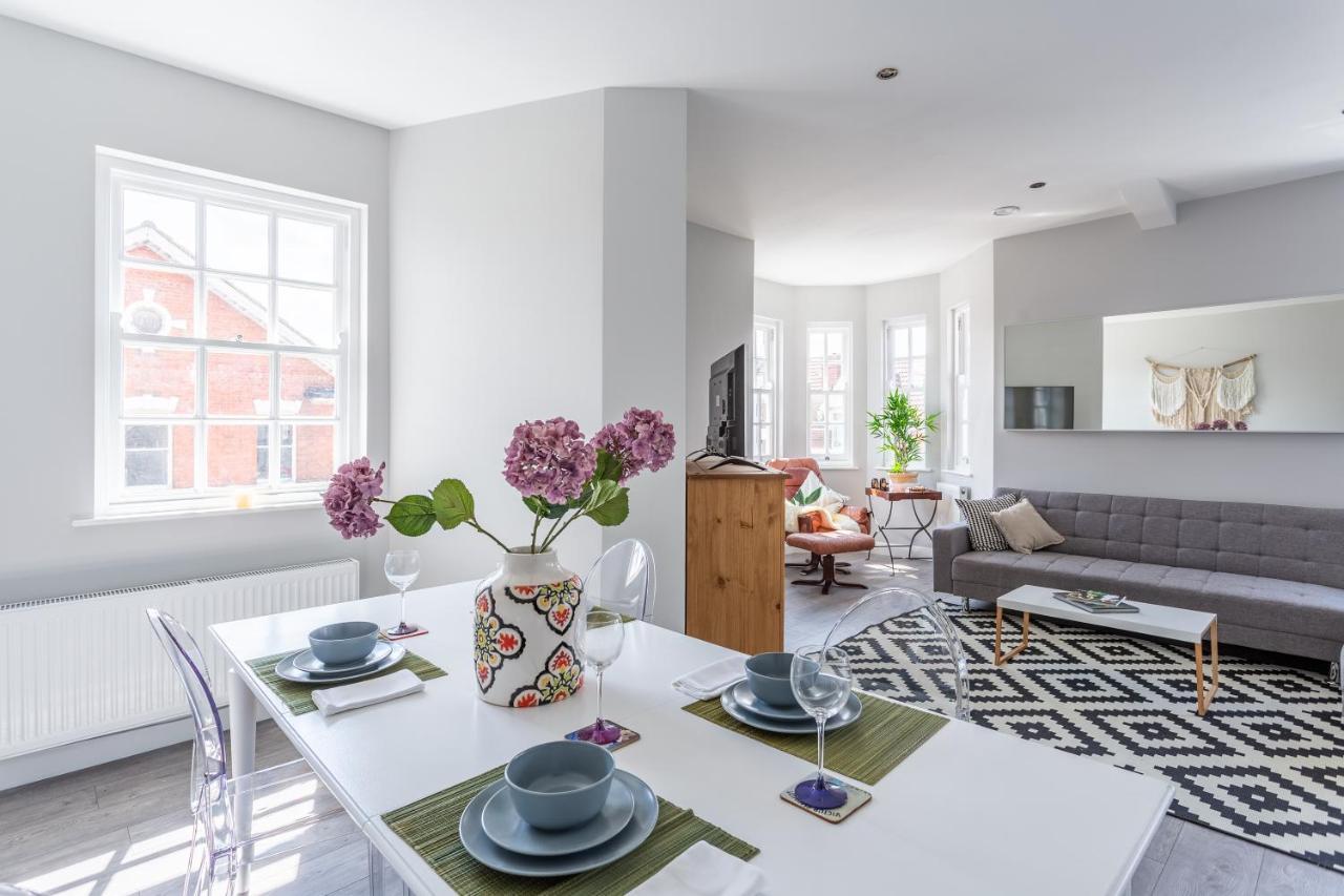 2 Bedroom Apartments With Sofa Bed In Southend 外观 照片